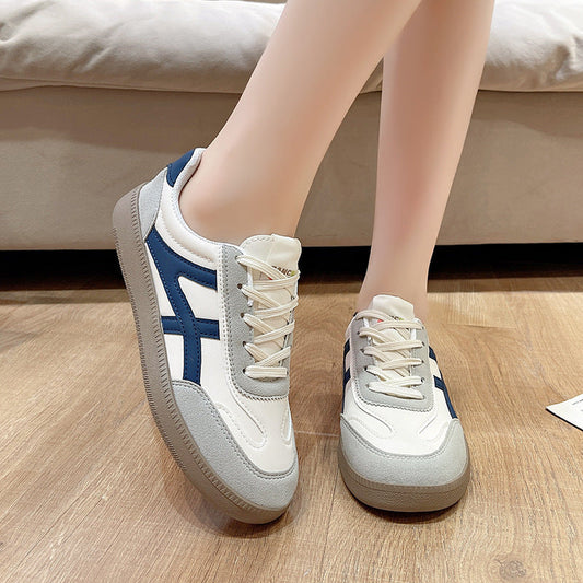 Alina Sneaker